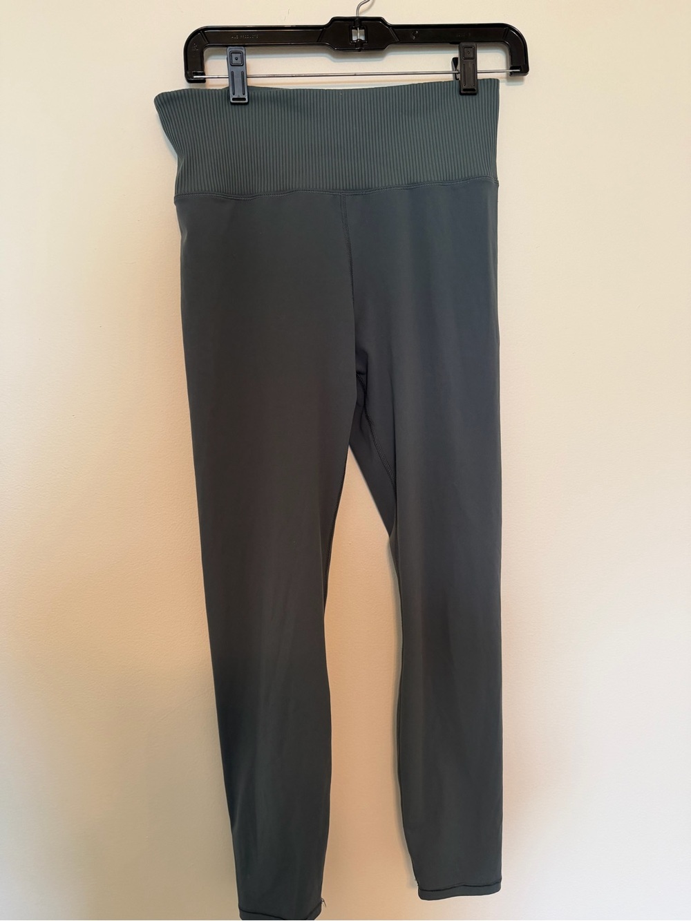 Vuori Ribbed High-Waist Leggings in Dark Teal